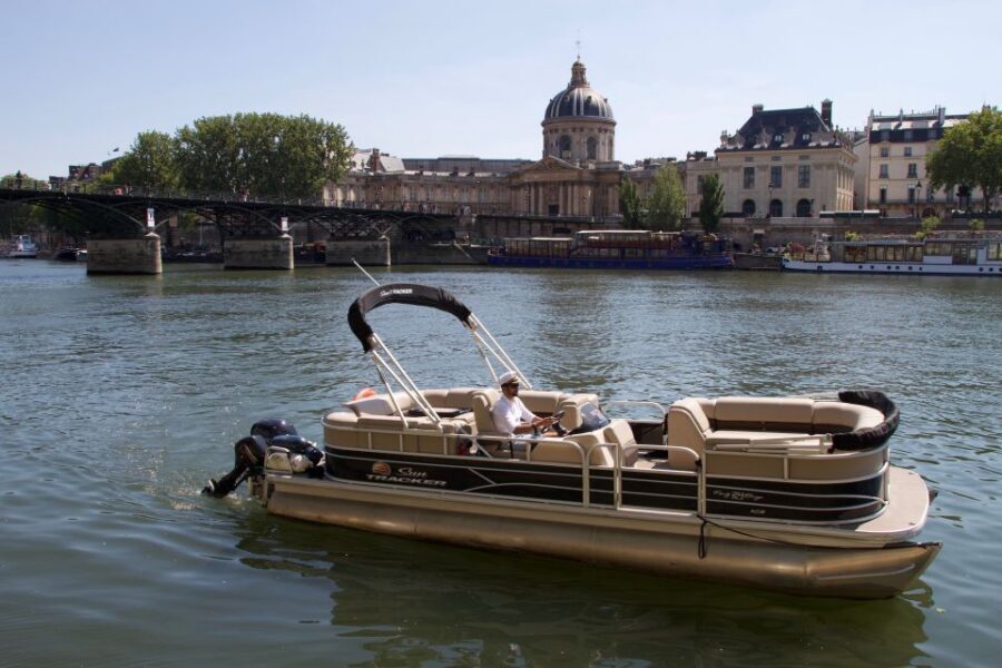 Paris: Seine River Private Guided Pontoon Boat Cruise - Where You Meet Matters: Pont d’Issy and La Barge
