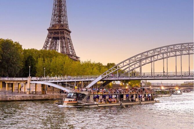 Paris Seine River Sightseeing Cruise Tour - Audio guide experience: 14 languages, and what can go wrong