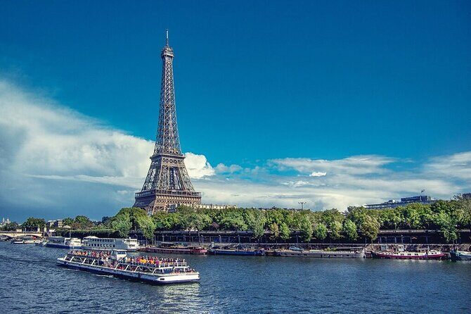 Paris Seine River Sightseeing Cruise Tour - Weather and comfort: cold decks, rain plans, and what to wear