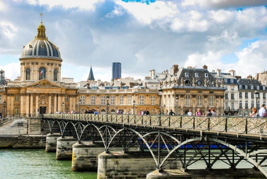 Paris: Seine River Walking Tour with Optional Musée d'Orsay - Seine River cruise option: the flexible finish