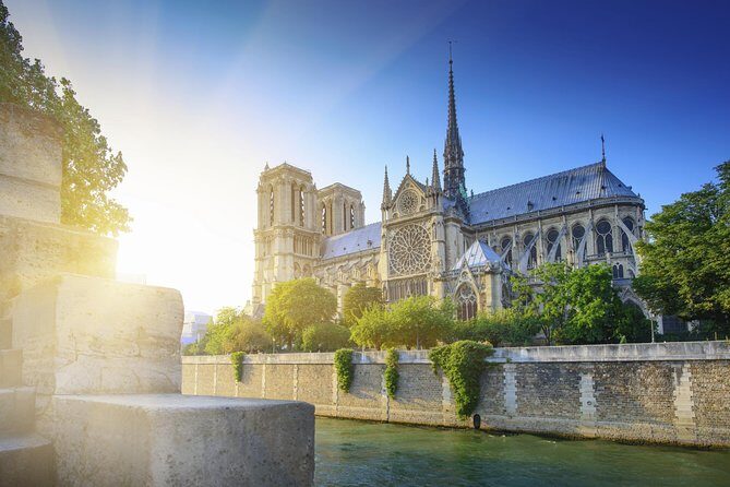 Paris Tour with Lunch at the Eiffel Tower and Seine River Cruise - Should you book this Paris Eiffel lunch and Seine cruise tour?