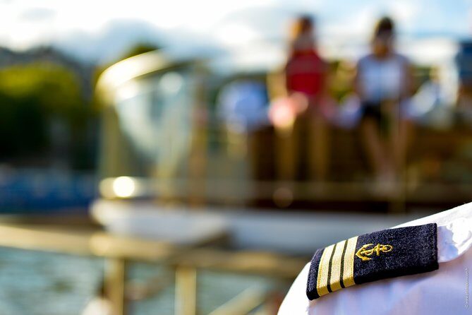 Seine River Guided Cruise Champagne Option by Vedettes de Paris - When to Go: Chasing Light Without Overthinking It