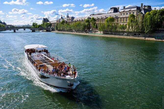 Seine River Guided Cruise with Kids by Vedettes de Paris - Grand Palais: the glass roof and 1900 Exhibition energy