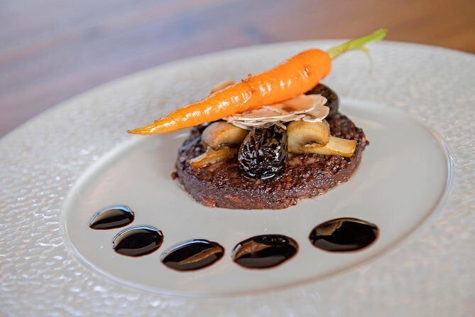 Seine River Sightseeing Cruise and Dinner at Le Bistro Parisien - Who should book this Seine + Eiffel dinner combo