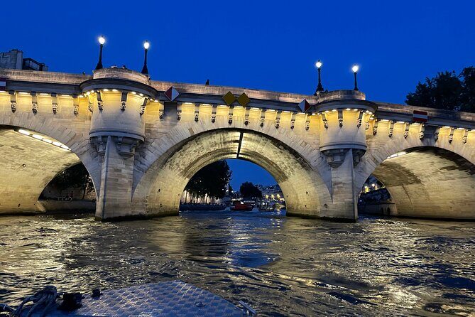 Top Private Cruises in Paris with French Champagne and surprises - Paris beaches in summer and the easy rhythm of the short cruise