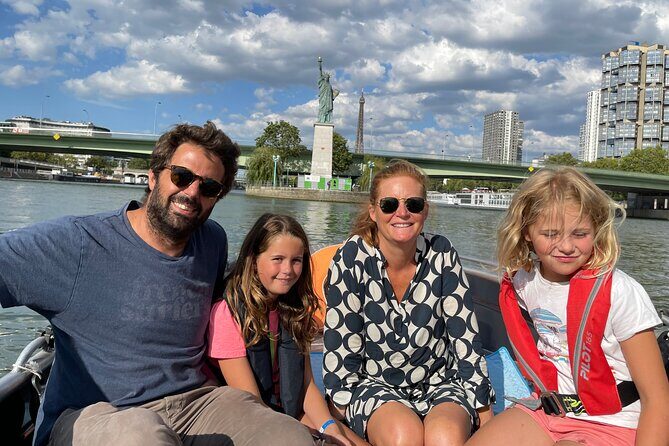 Top Private Cruises in Paris with French Champagne and surprises - Champagne, treats, music, and the kind of photos you’ll keep